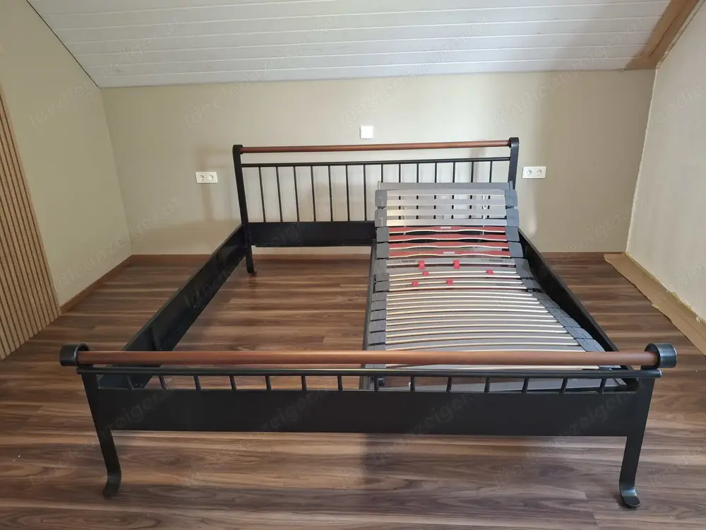 Doppelbett 200 x 180 inkl. zwei Lattenroste