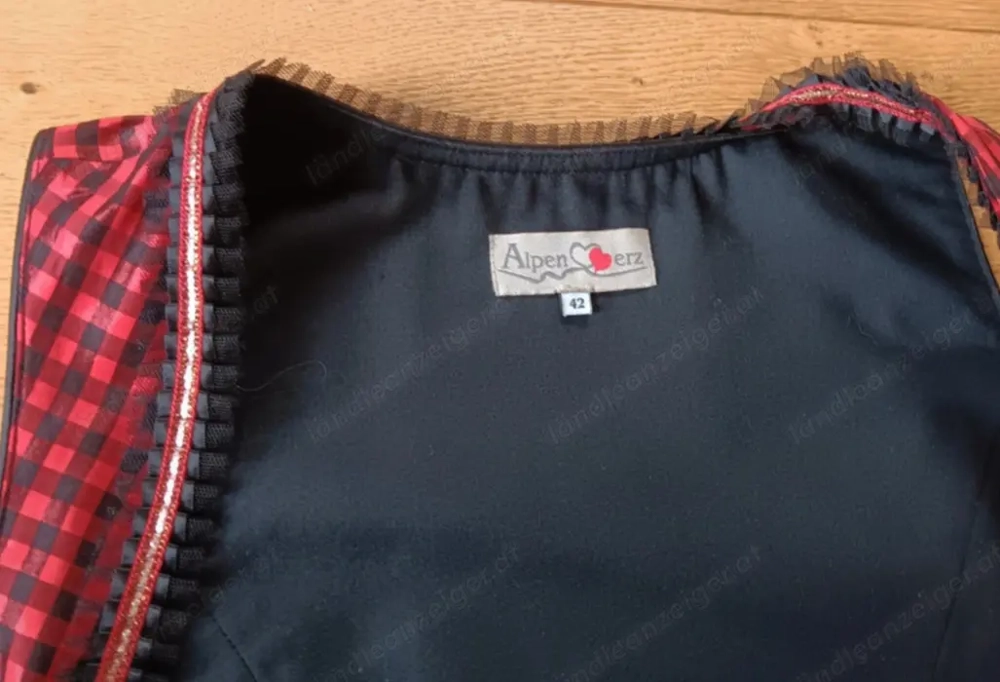 Dirndl inkl. 2 Blusen