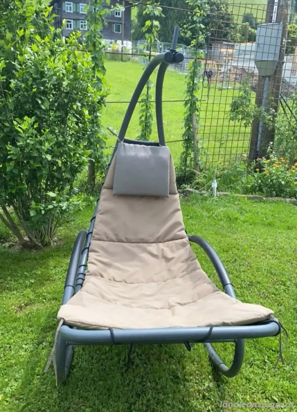 Gartenliege mit Sonnendach