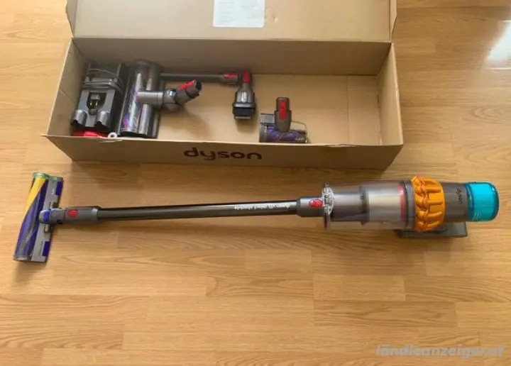 Dyson v15  Dyson v15