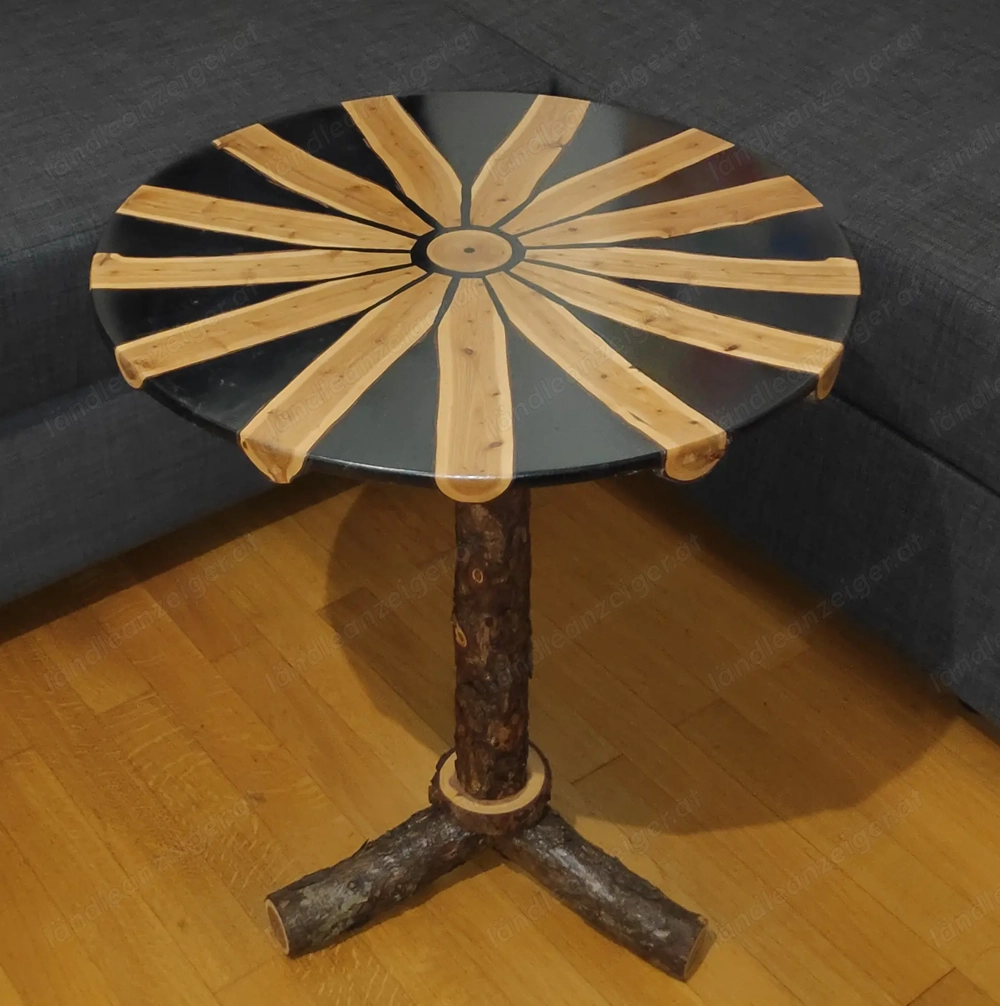 Beistelltisch Lärche und schwarzes Epoxidharz