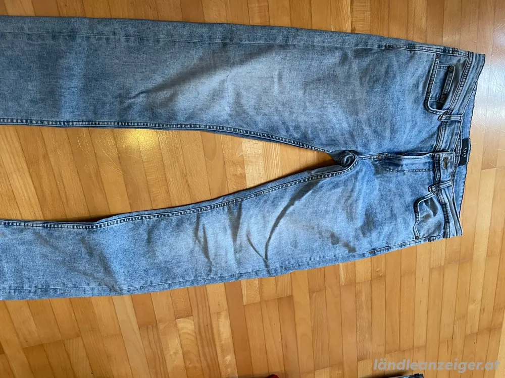 Jeans Hosen in Gr. 29, 30 und 33 und L32