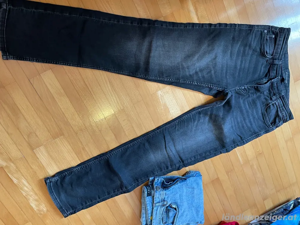 Jeans Hosen in Gr. 29, 30, 31 und 33 und L32