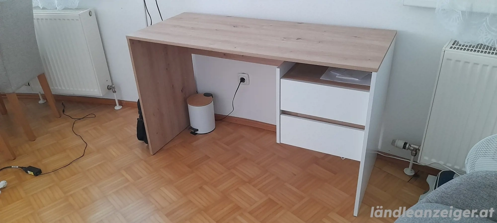 Schreibtisch mit derhstul