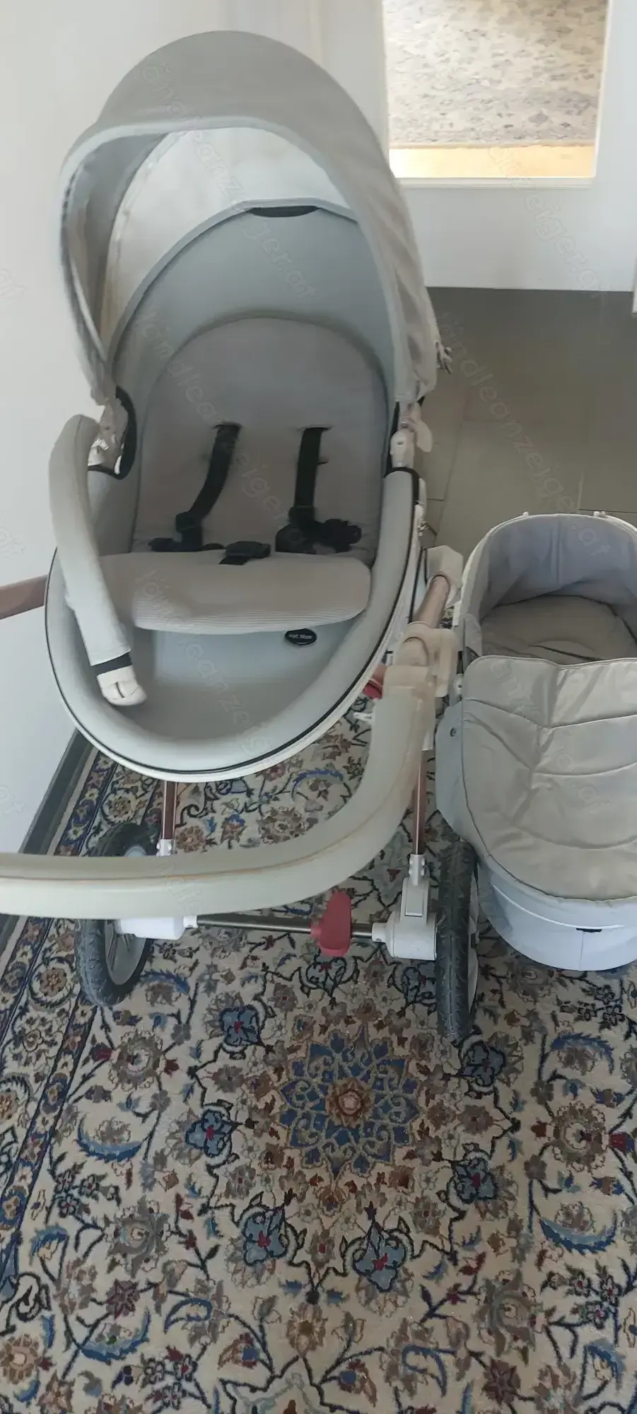 Kinderwagen Hot Mum mit Aufsatz  neuwertig 