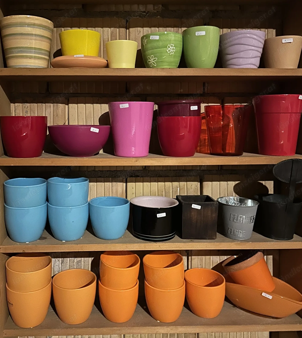 Keramikübertöpfe, verschiedene Farben, Tontöpfe, Pflanztöpfe, Tonschale