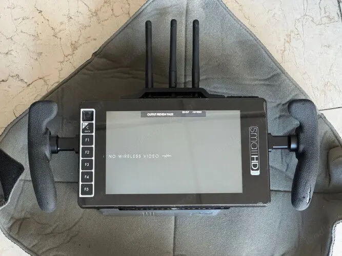 SMALLHD 703 wirelessmDirector Handheld Monitor Bolt RX