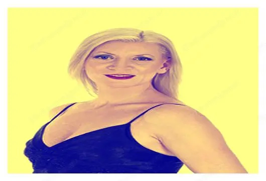 Geschiedene Frau wünscht sich eine Partnerschaft mit Herz und Liebe