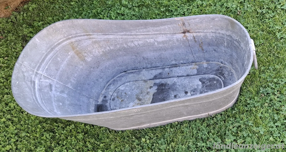 alte Kinderwanne Zink