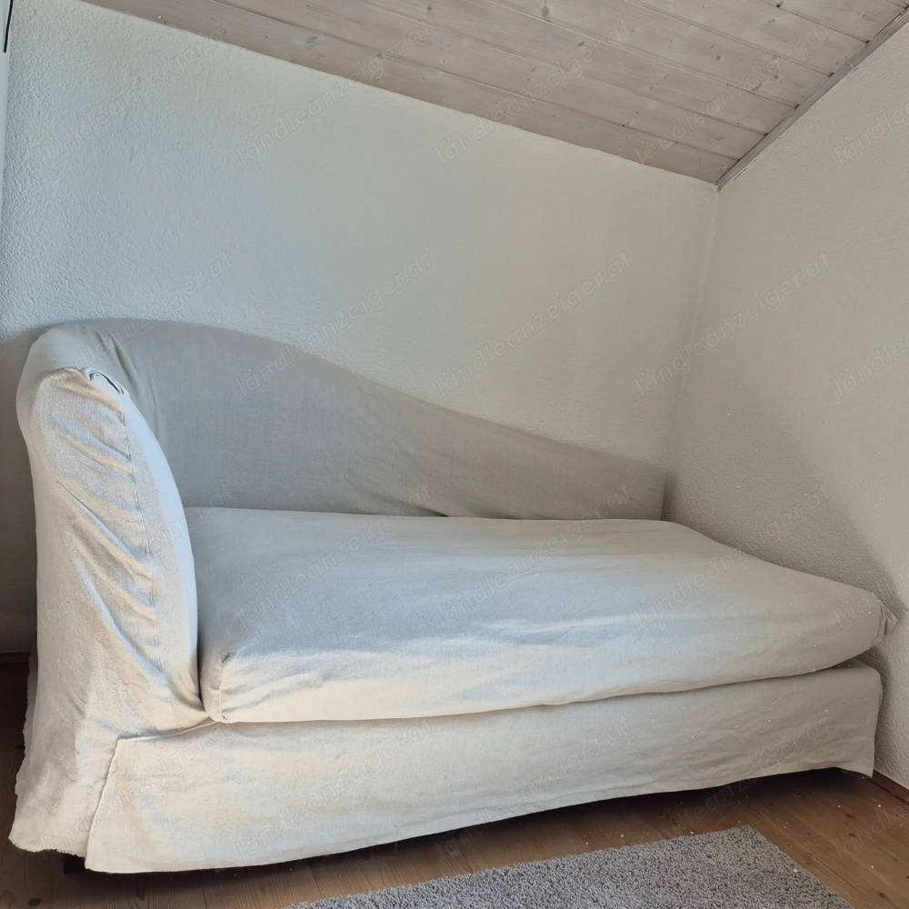 Couch mit Beige Überzug