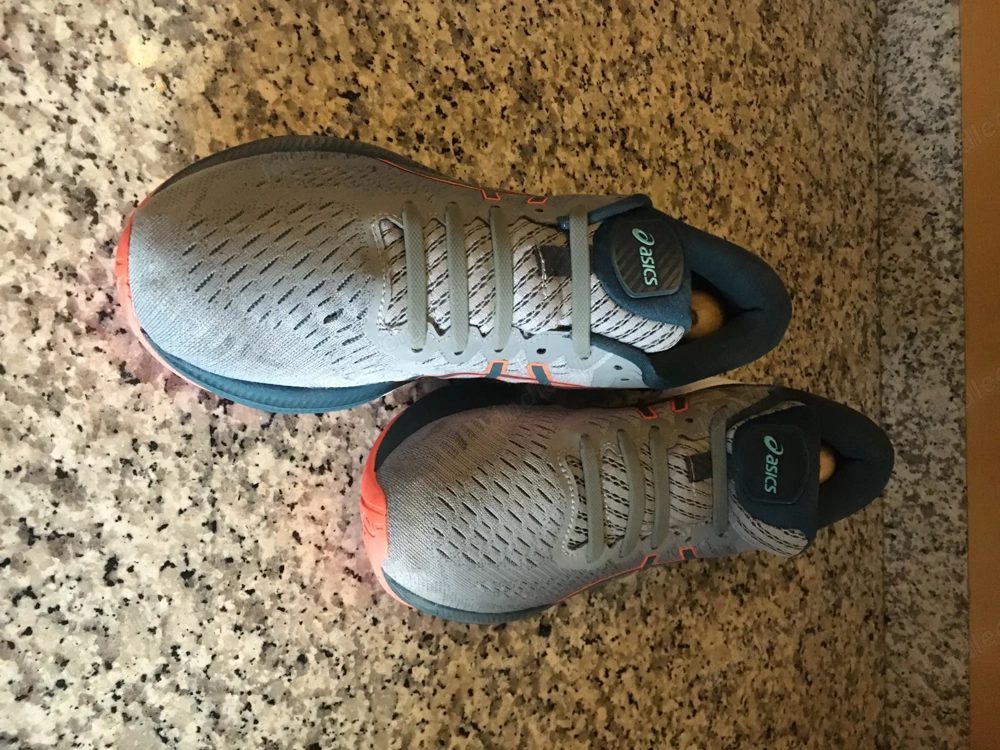 Asics Turnschuhe 42,5 Größe