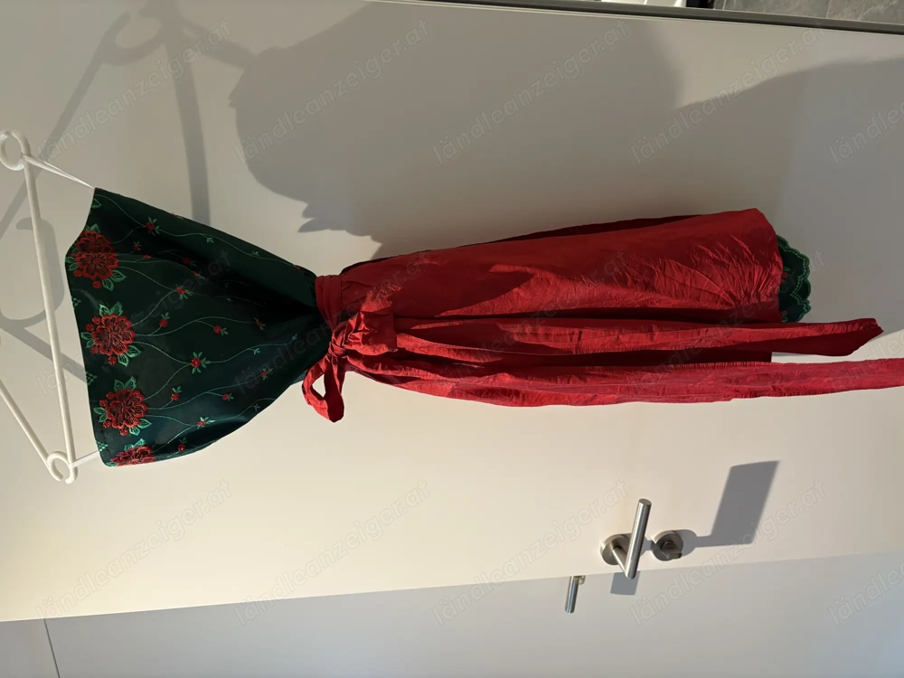 Dirndel Gr.46 zu Verkaufen! 