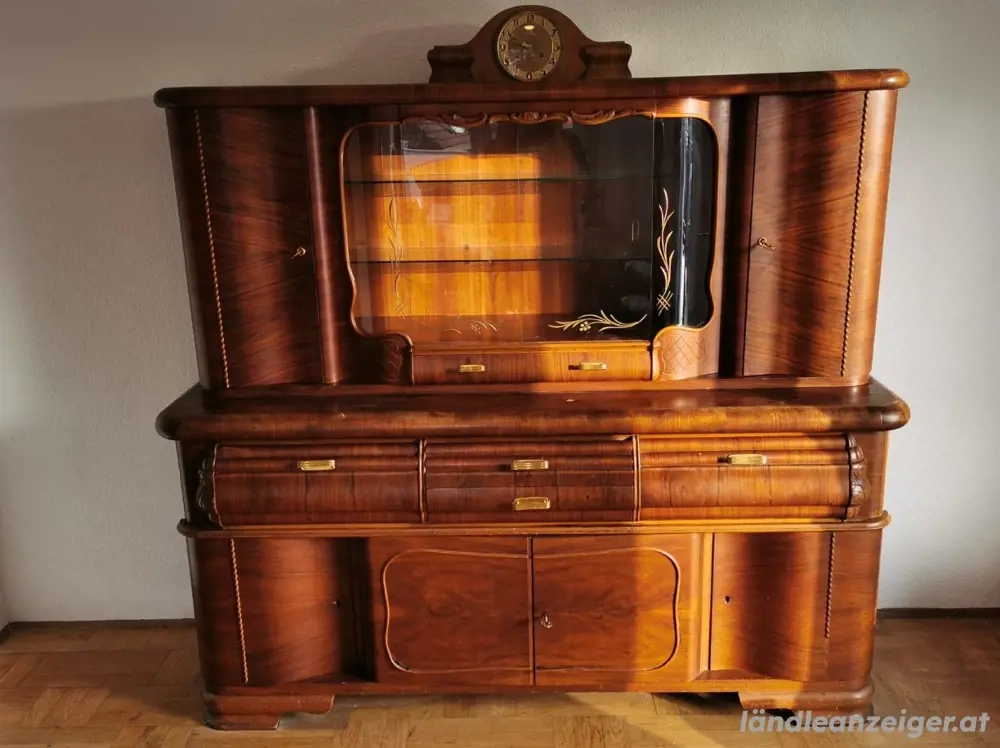 Hochwertiger Kasten zu verkaufen aus Familienbesitz