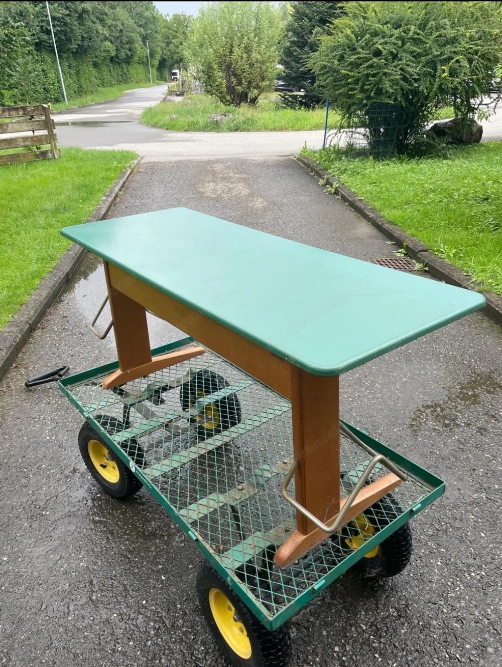 Schultisch  Schulbank 