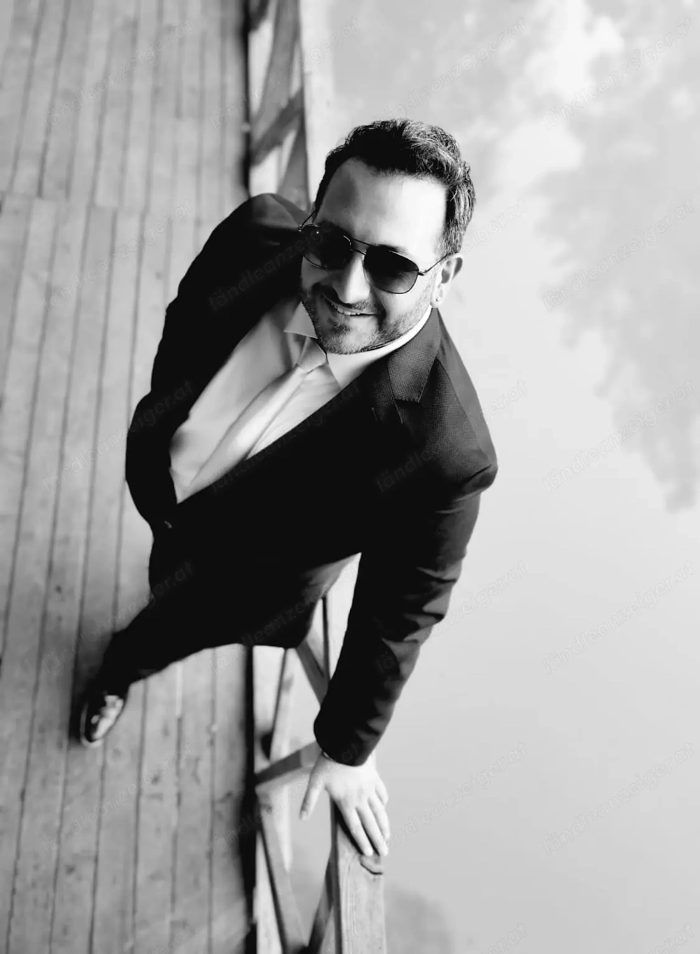 Selbstbewusster Mann.. Klar. Neugierig.