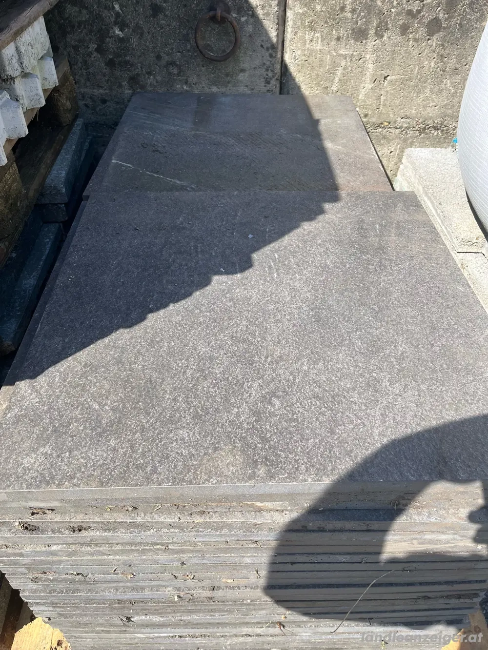 Feinsteinplatten 60 cm x 60 cm 