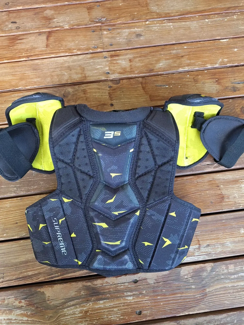 Eishockey-Brustschutz