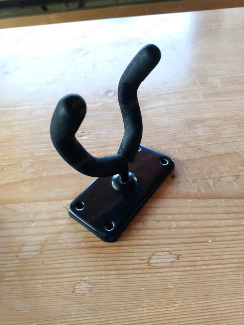 Gitarrenzubehör: Stimmgeräte, Ständer, Wandhalter, Saiten. tiptop, ab 5 Euro