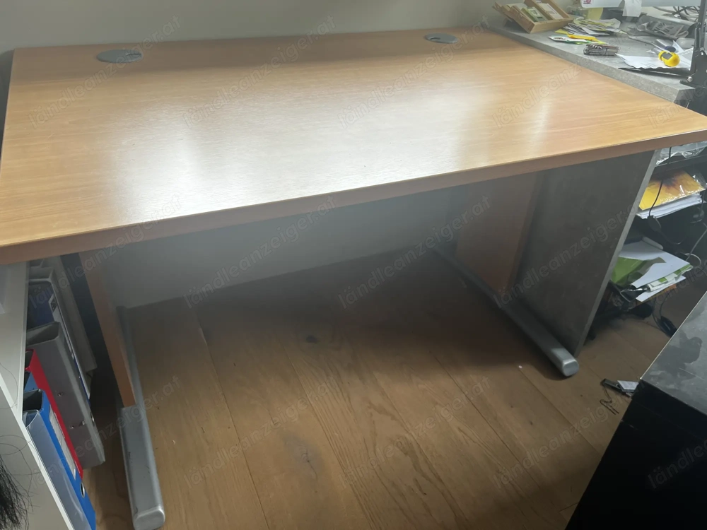 Schreibtisch massiv Profiausführung