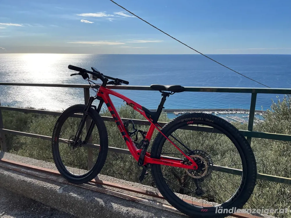 mountainbike Trek Supercaliber 9.9 XX1 L Gloss Radioactive Red Matte Black