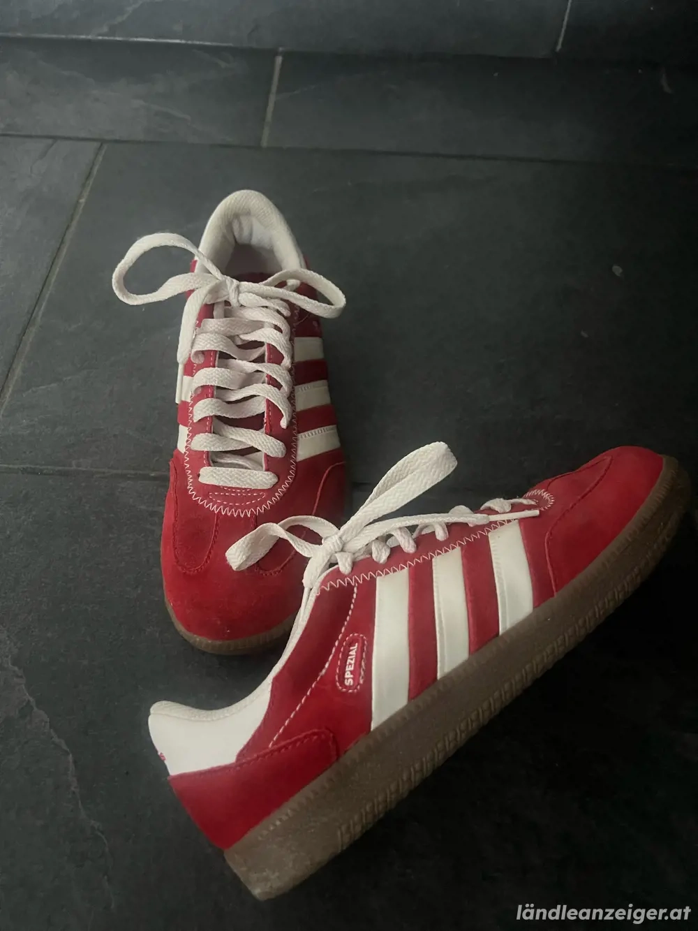 Turnschuhe rot 