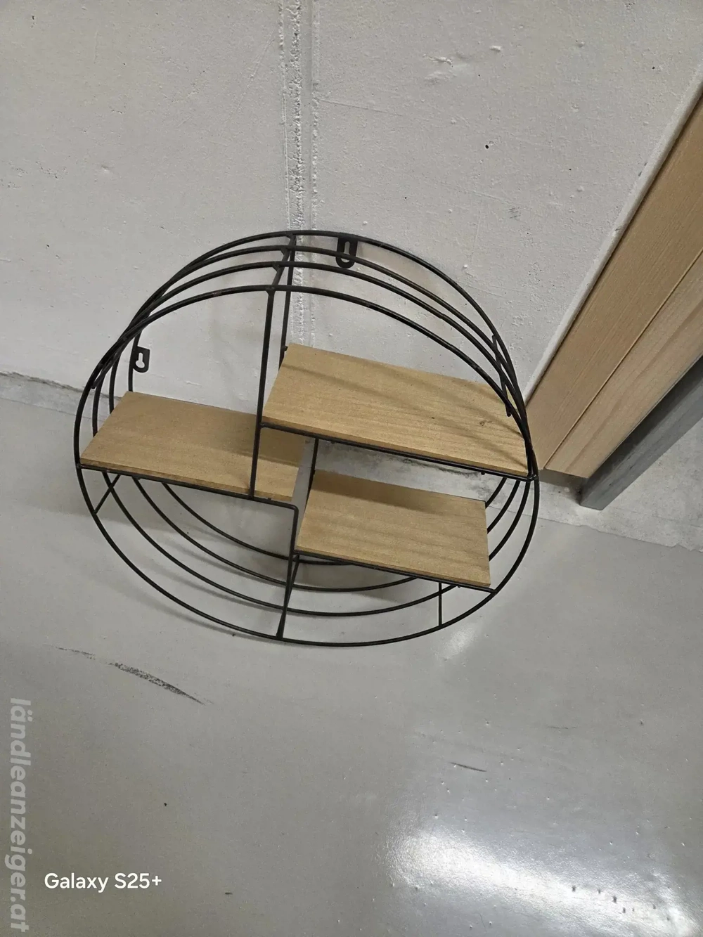 Hängeregal, rund, Metall und Holz
