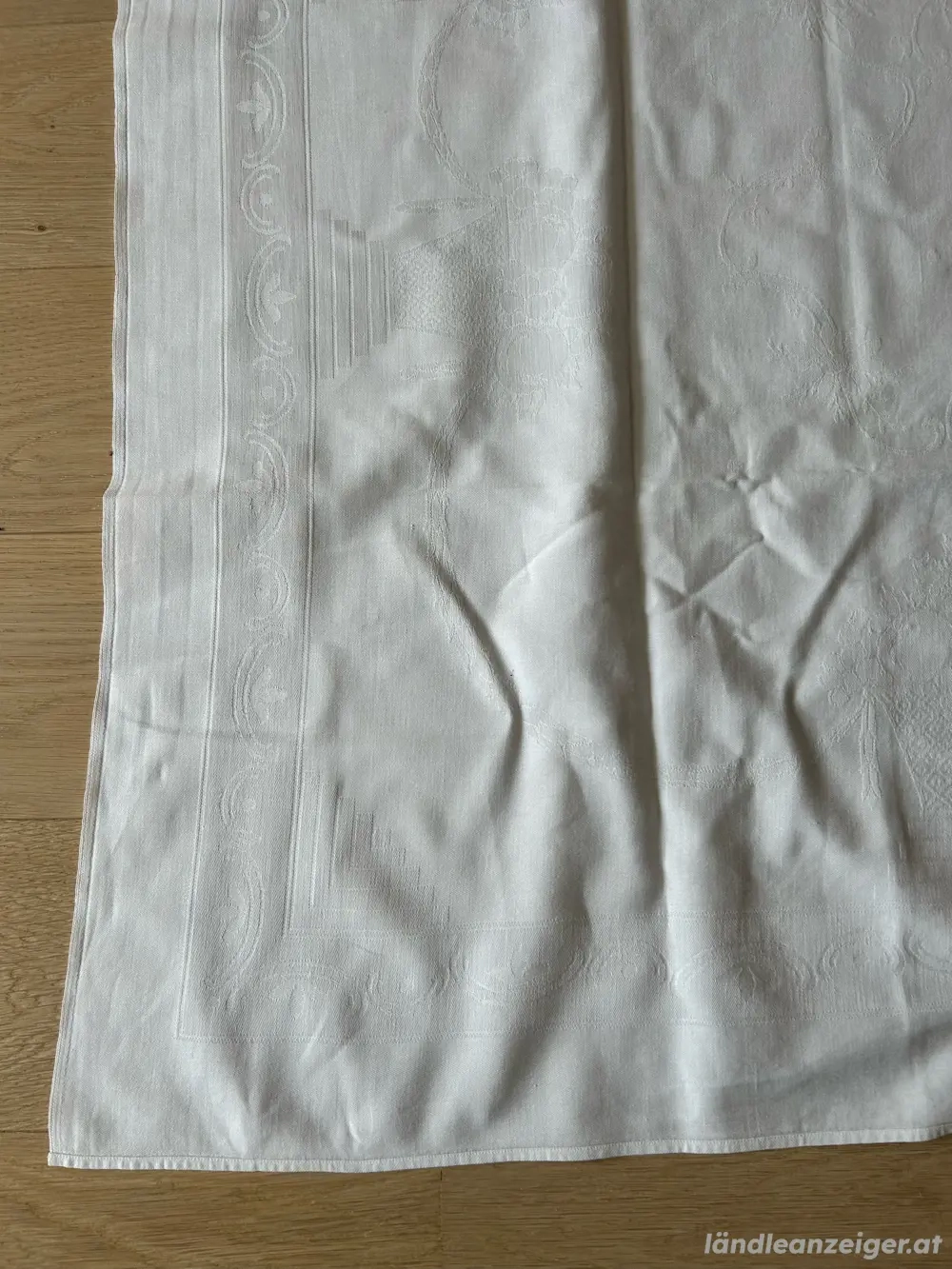 quadratische Tischdecke aus Seidendamast