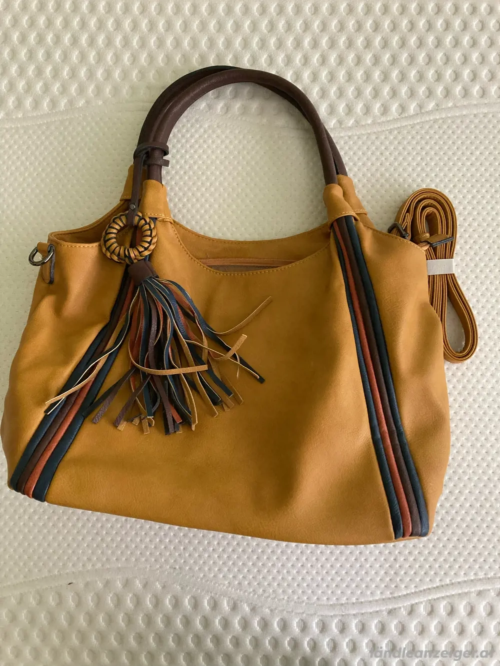 Handtasche aus Kunstleder, neu