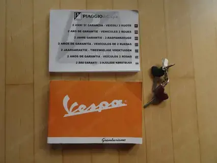 Vespa Granturismo 200L