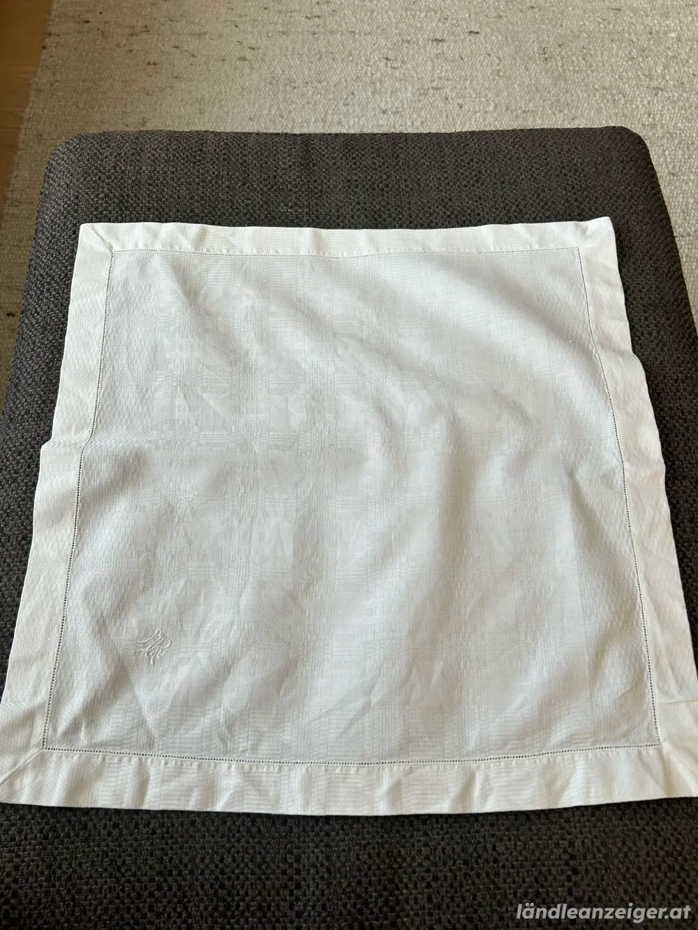 Tischdecke Mitte aus Seidendamast