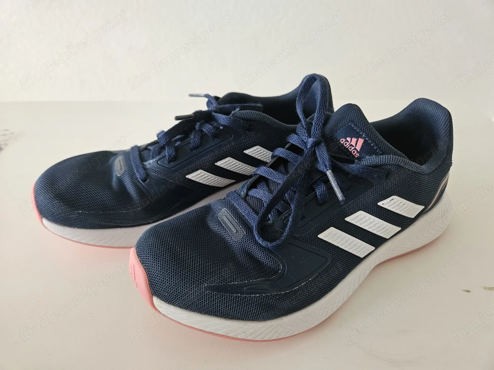 Turnschuhe Größe 36