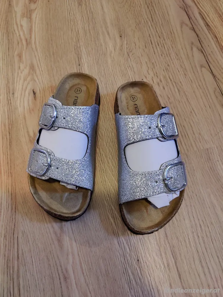 Sandalen Schlapper Hausschuhe nagelneu