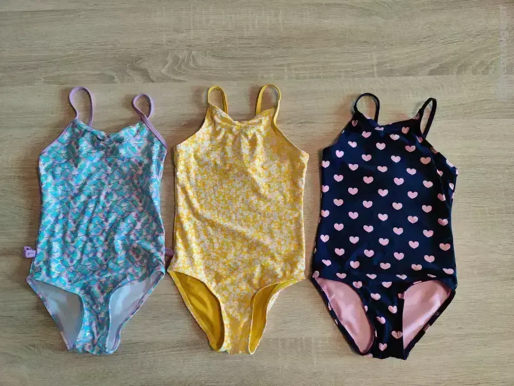 Badeanzüge 110 116 bester Zustand