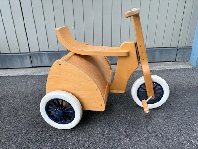 Dreirad aus Holz