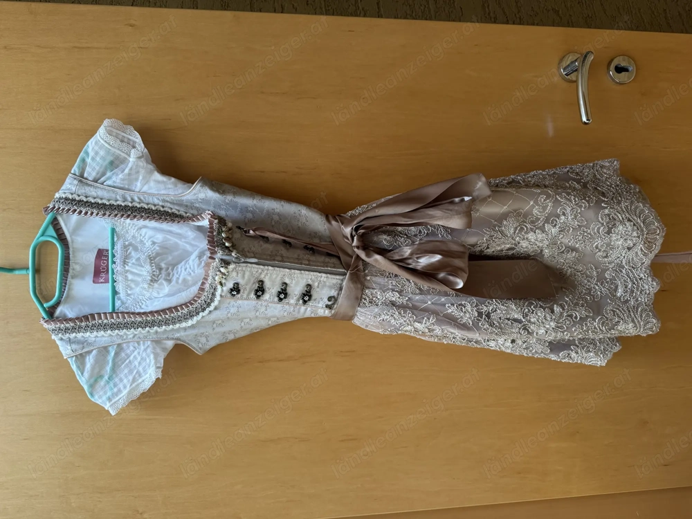 Wunderschönes Krüger Dirndl neu 