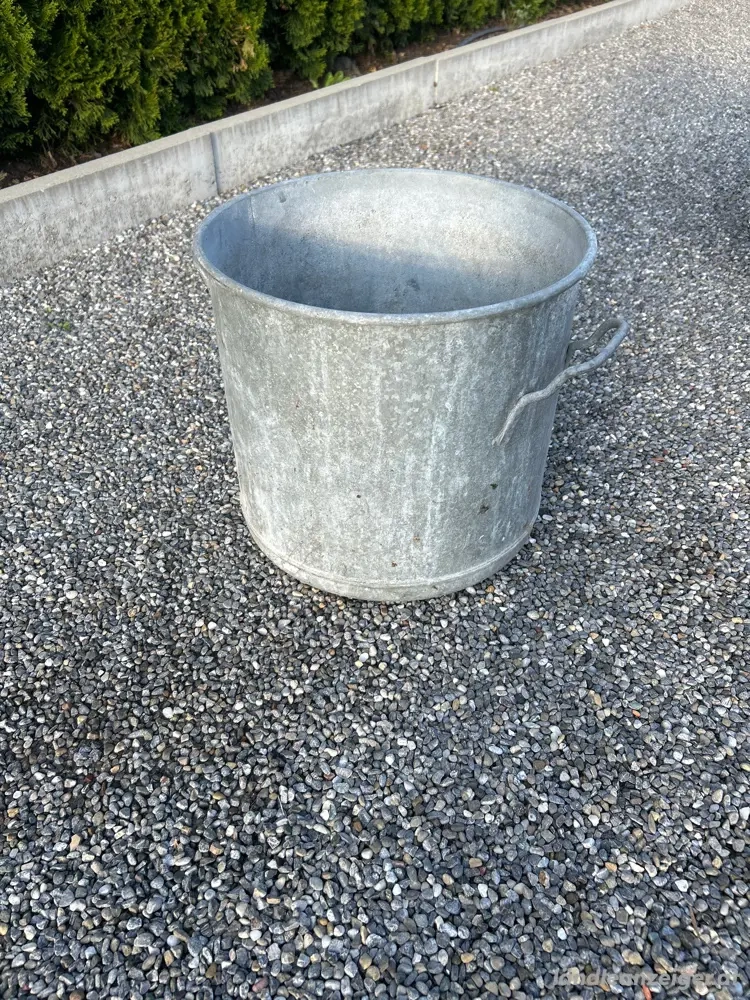 verzinkter Eimer Deko Blumentopf