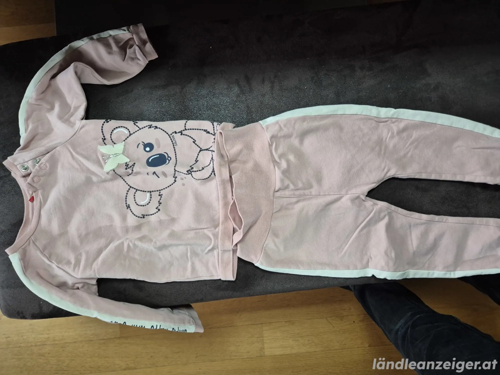 Jogginganzug Gr. 90 92