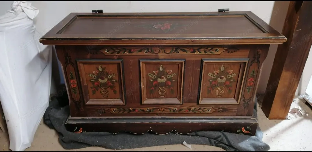 Holztruhe Bauernmalerei