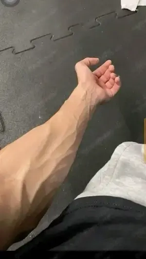 Jung sucht Ihn diskret