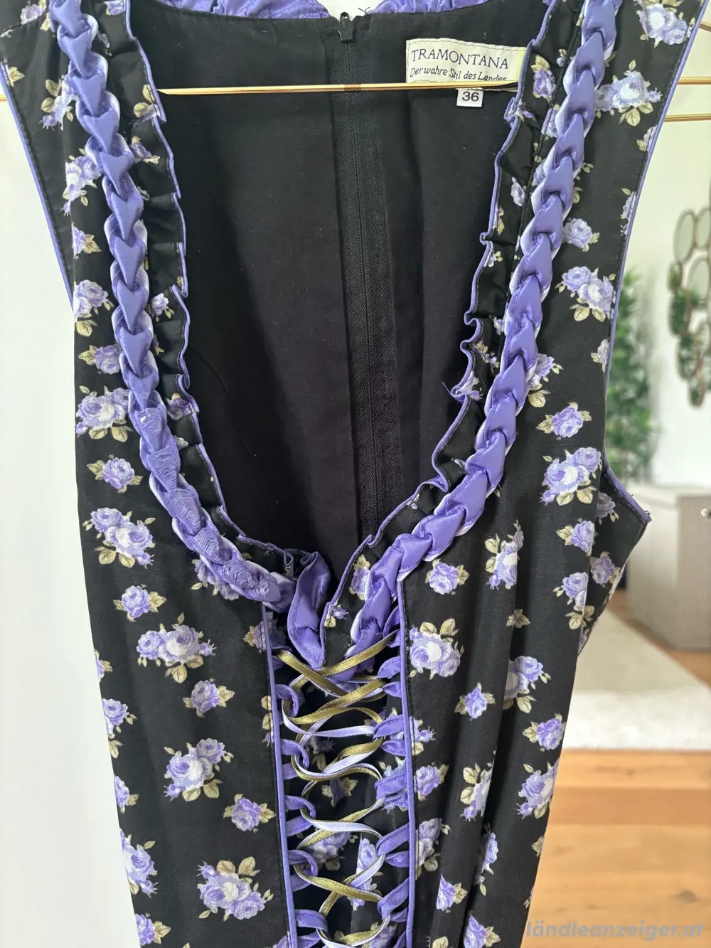 Schönes Dirndl in Schwarz-Lila   Größe 36  