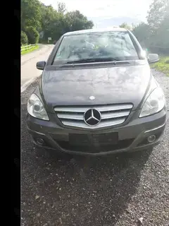 Mercedes B 180CDI Bj 2006  DIESEL 182000   Km neu vorgeführt 2  26   Euro 4850.-   