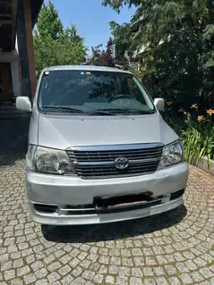 Toyota Hiace 8-Plätzer Allrad Bus AHK 4WD Diesel