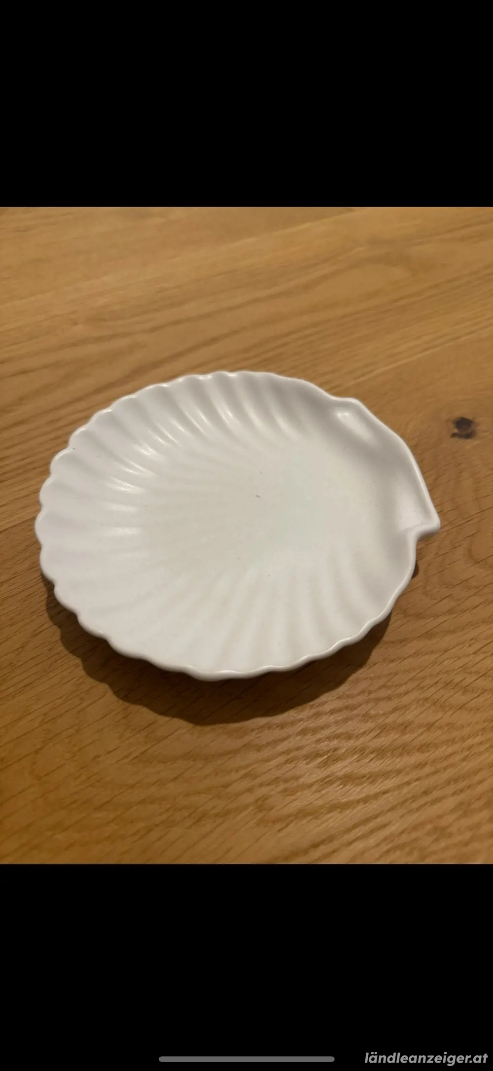 kleine flache Schale, Muscheloptik