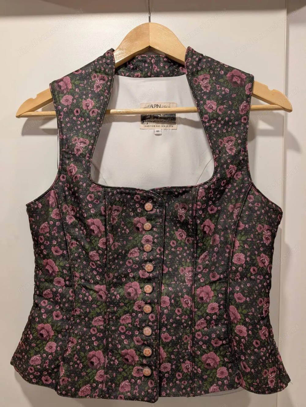 Dirndl-Mieder - Tradition trifft Eleganz