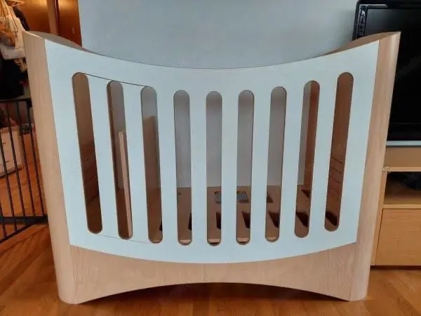 Hochwertiges Tischler-Kinderbett zu verkaufen 