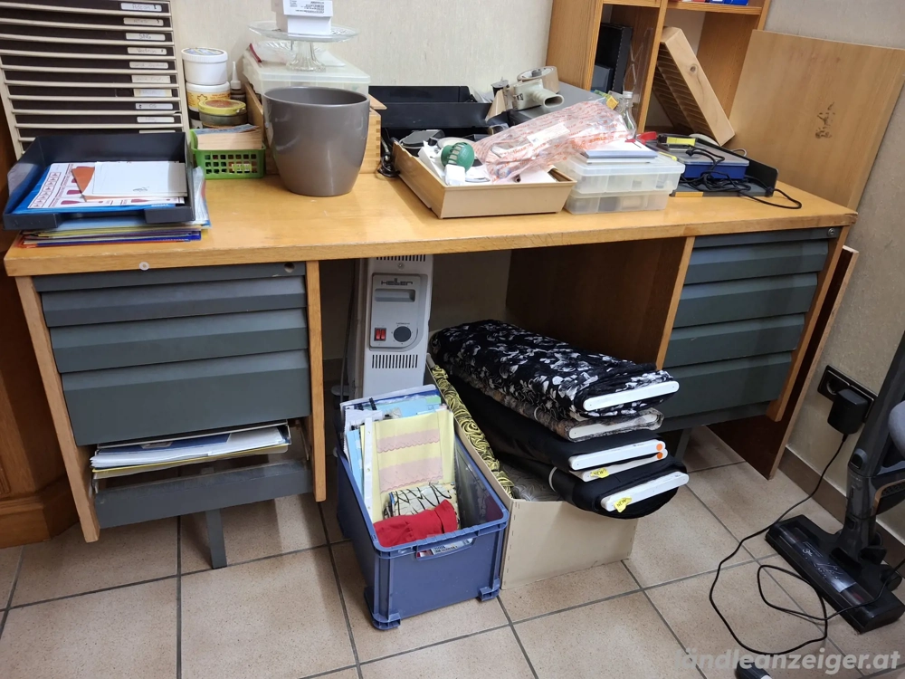 Schreibtisch Holz mit Schubladen