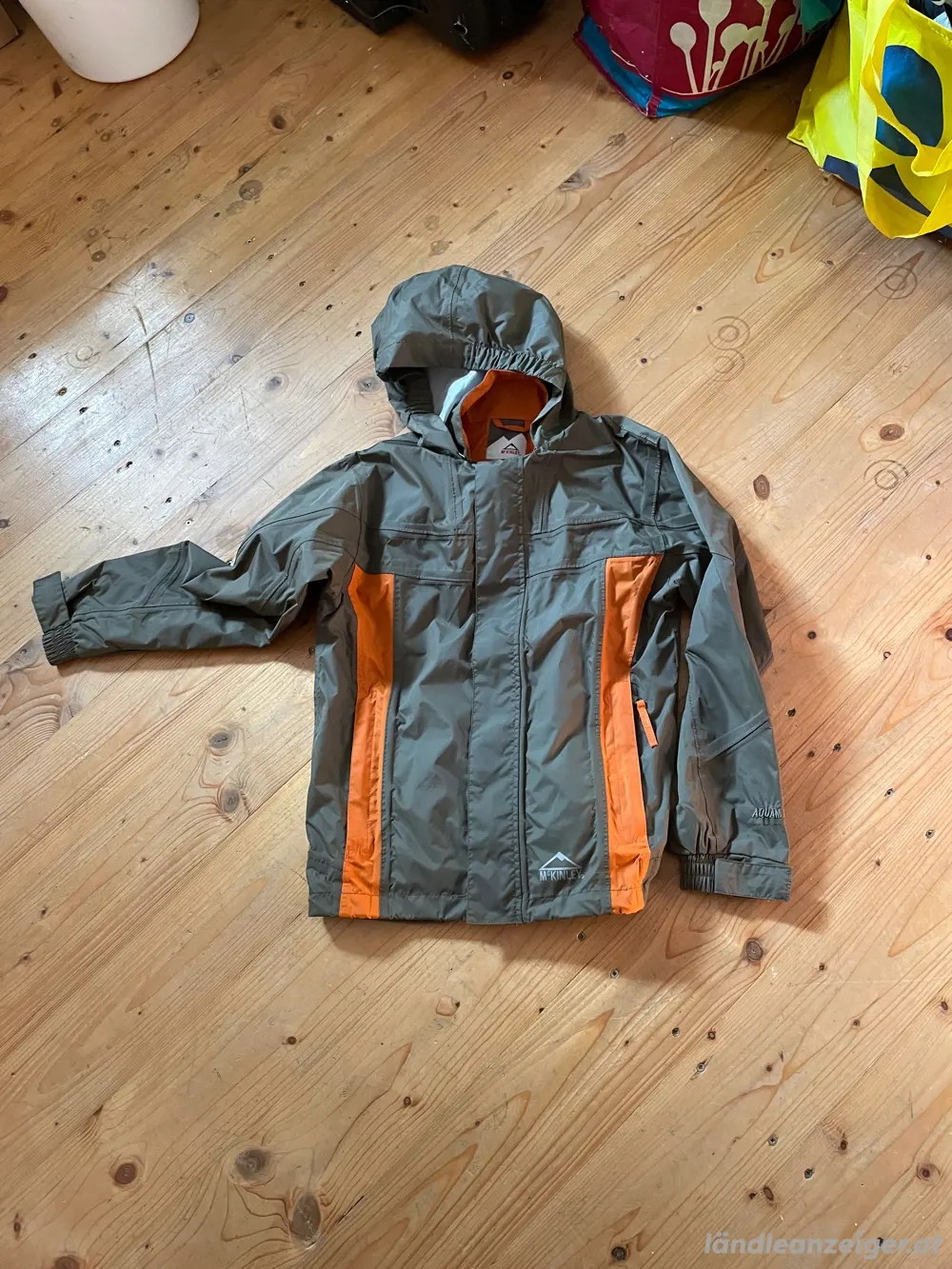 Jacken in Grössen 140,  148 bis 176