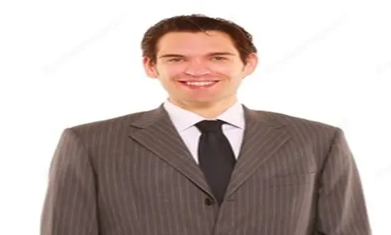 Lebensfroher Mann mit Liebe zur Natur möchte eine Familie gründen