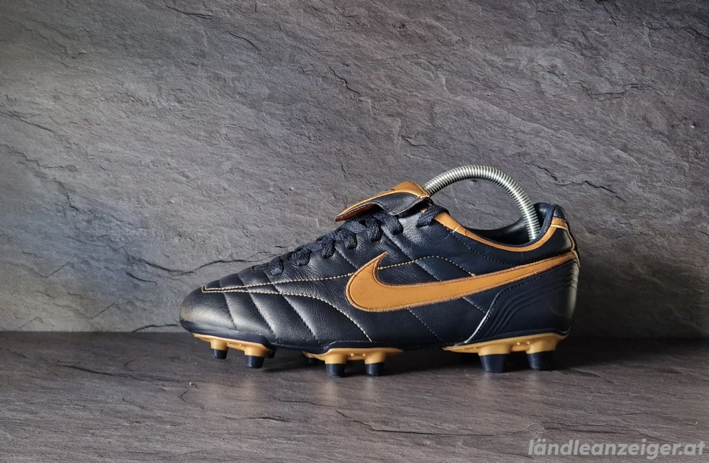 Nike Tiempo