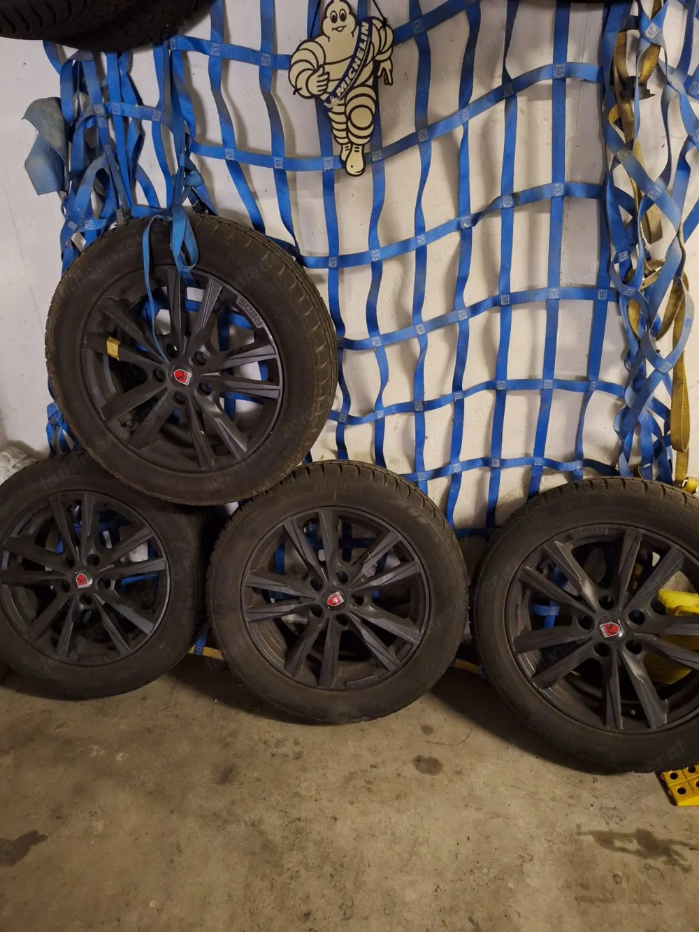 Kompletträder mit Winterreifen inkl. Alufelgen 215 55 R16